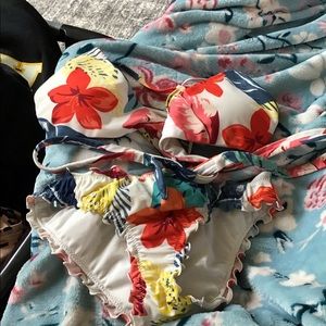 Really cute Hollister bikini set